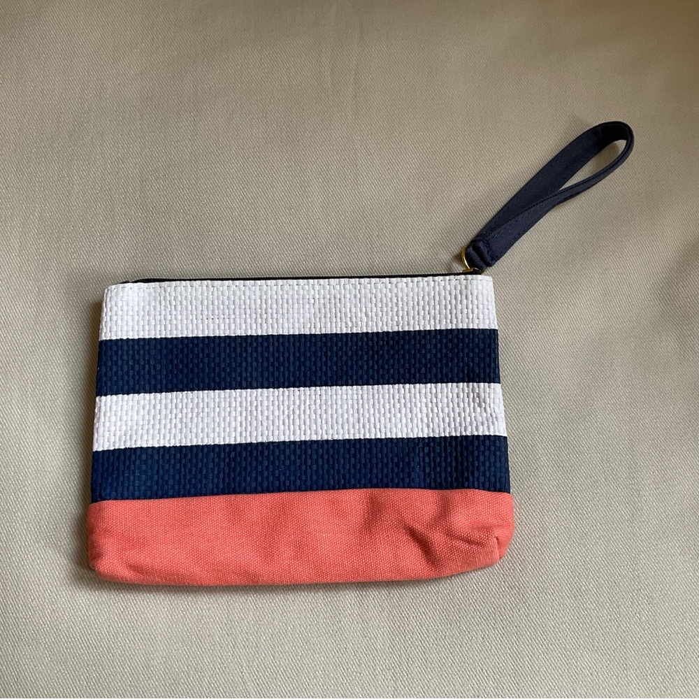 DSW Nautical-Style Beach Casual Travel Wristlet